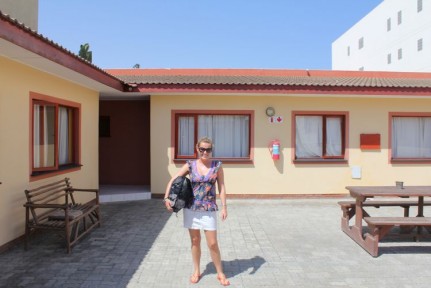 Liss at Gruna Kranz Liss happy to be out of a tent and into some very nice lodgings...